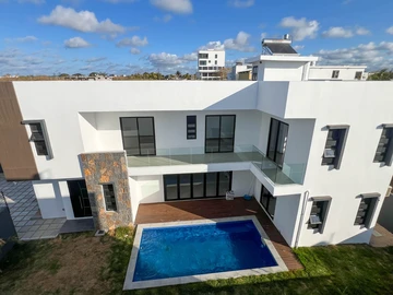 4 Bedroom Villa