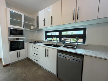4 Bedroom Villa