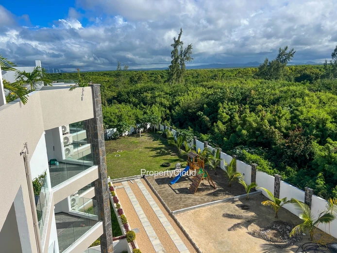 For Rent - 3-Bedroom Penthouse - Poste Lafayette/Roches Noires