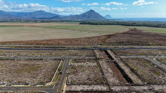 For Sale - 3 Plots Of Land - Cascavelle