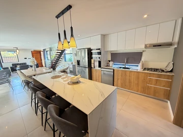 4 Bedroom Villa