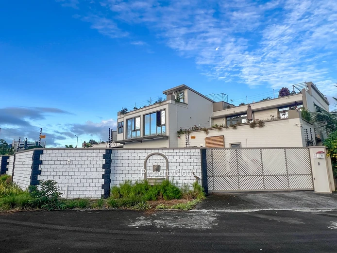 For Rent - 2-Bedroom Apartment With Pool- Ebène