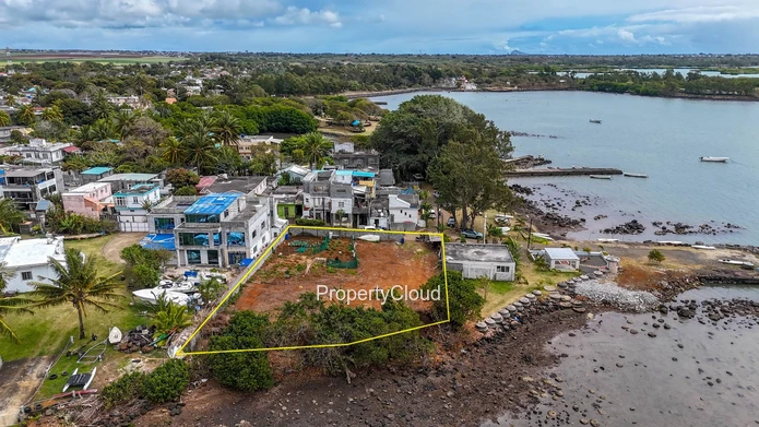 For Sale - Plot Of Land (Near The Sea) - Poudre D'or Hamlet 