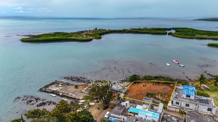For Sale - Plot Of Land (Near The Sea) - Poudre D'or Hamlet 