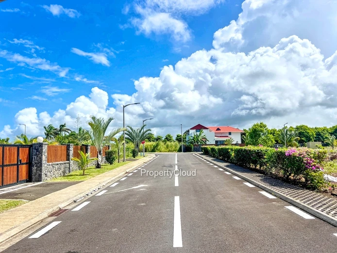 À Vendre - Terrain Résidentiel - Beau Vallon