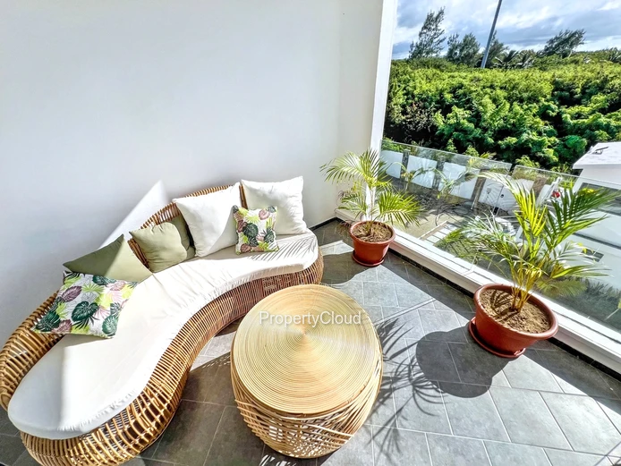 For Sale - 2-Bedroom Penthouse - Poste Lafayette/Roches Noires