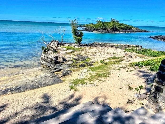 For Rent - 3-Bedroom Beachfront Apartment - Grand Gaube