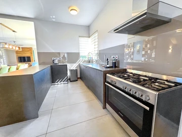 4 Bedroom Villa