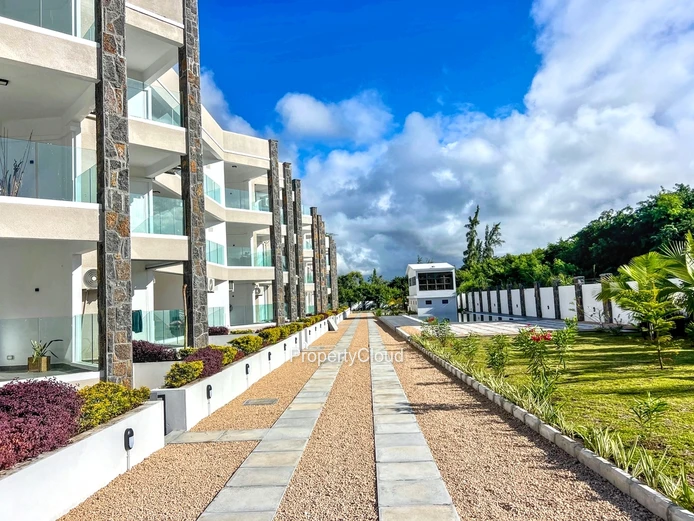 For Sale - 2-Bedroom Penthouse - Poste Lafayette/Roches Noires