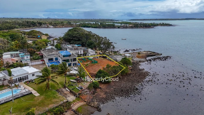 For Sale - Plot Of Land (Near The Sea) - Poudre D'or Hamlet 