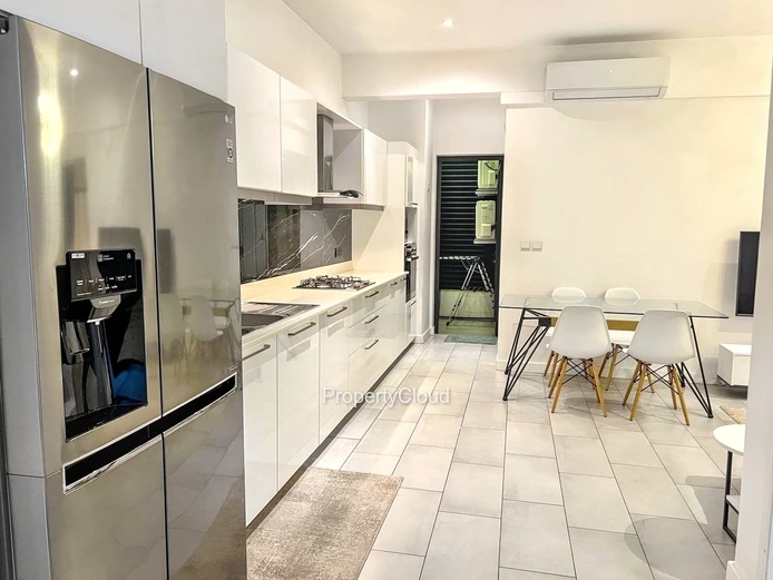 À Louer - Appartement De 2 Chambres - Ebene