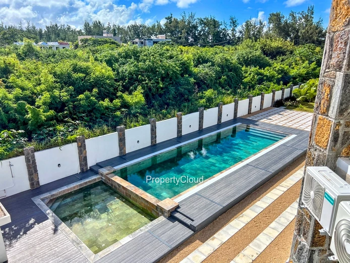 For Sale - 2-Bedroom Penthouse - Poste Lafayette/Roches Noires