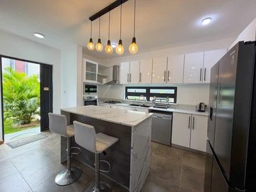 4 Bedroom Villa