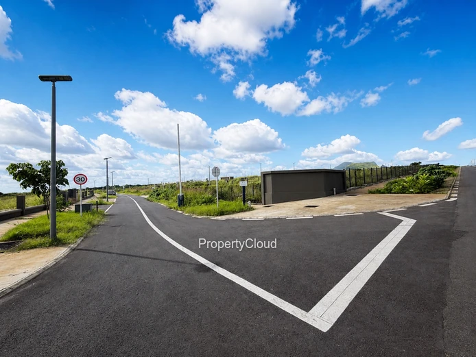 For Sale | Rare Corner Plot | Morcellement Oceanside | Uniciti Smart City