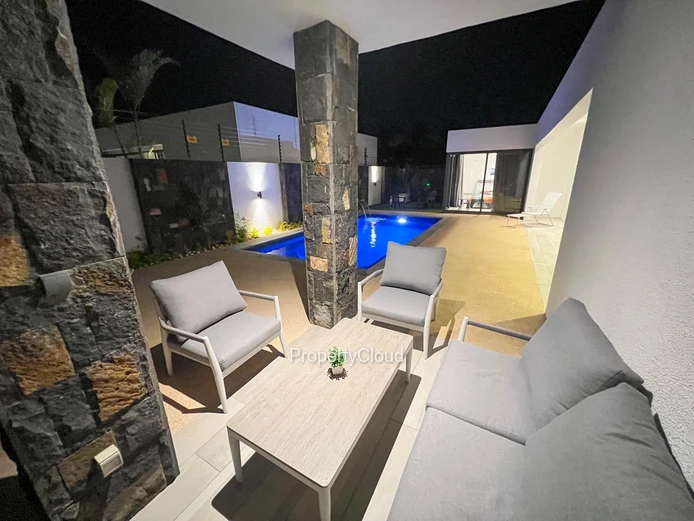 For Rent - 3-Bedroom Villa With Pool - Grand Bay