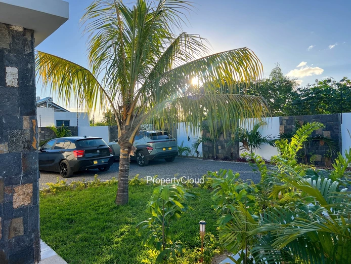 For Rent - 3-Bedroom Villa With Pool - Grand Bay