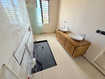 4 Bedroom Villa
