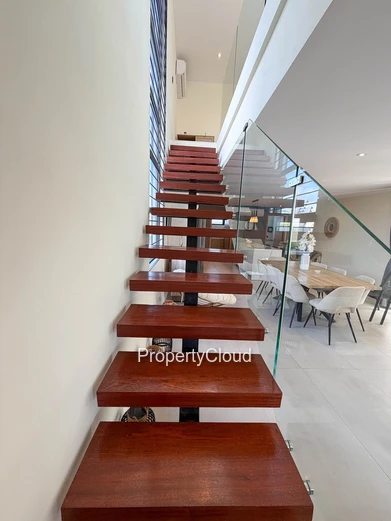 For Rent - 4-Bedroom Villa - Pereybère