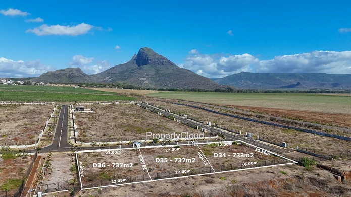 For Sale - 3 Plots Of Land - Cascavelle
