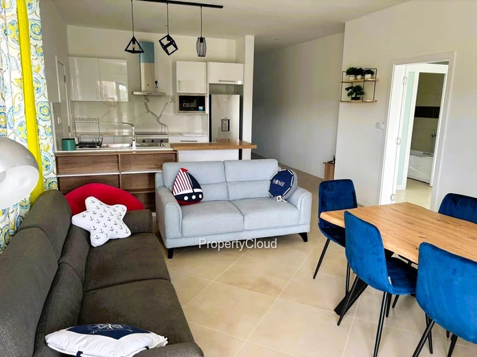 For Rent - 3-Bedroom Penthouse - Poste Lafayette/Roches Noires