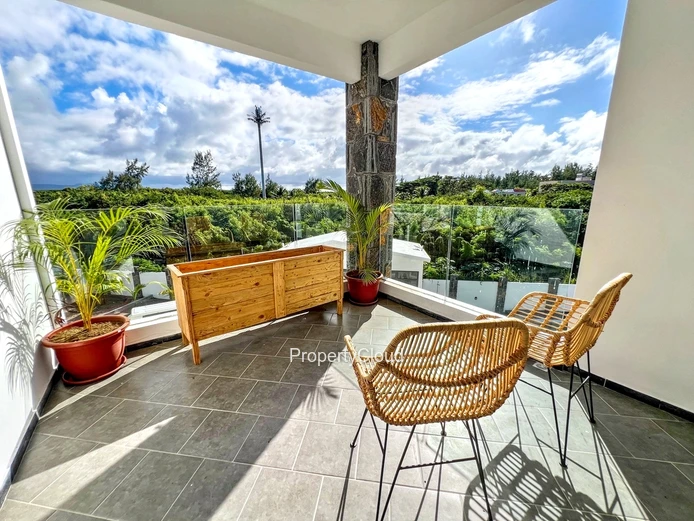 For Sale - 2-Bedroom Penthouse - Poste Lafayette/Roches Noires