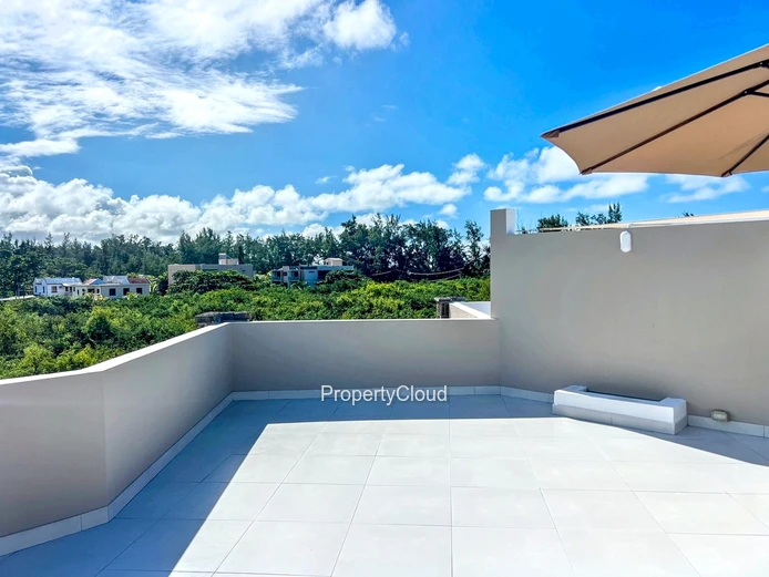 For Sale - 2-Bedroom Penthouse - Poste Lafayette/Roches Noires