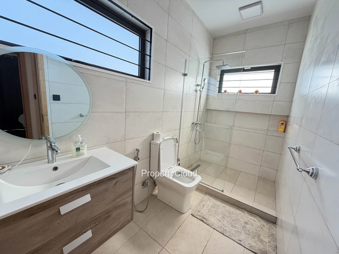 For Rent - 4-Bedroom Villa - Pereybère