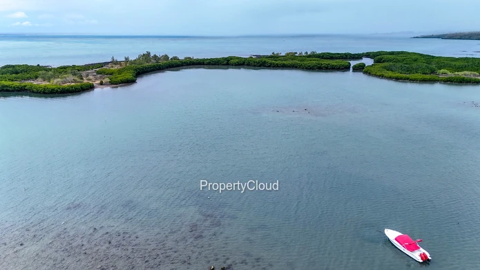 For Sale - Plot Of Land (Near The Sea) - Poudre D'or Hamlet 